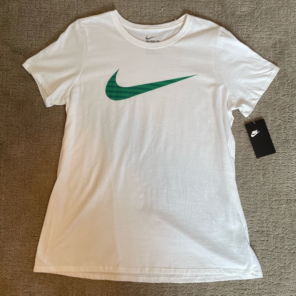 THE Nike Tee